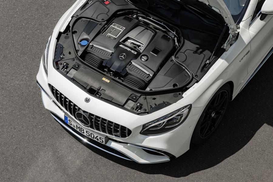 Моторный отсек Mercedes-AMG S63 4Matic+ Coupe (C217) 2017 года  (WW) (фото 9 из 17)